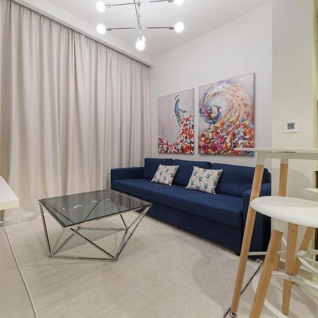 Alluring 1 Bd Apartment In Business Bay With Burj Khalifa View ดูไบ ภายนอก รูปภาพ